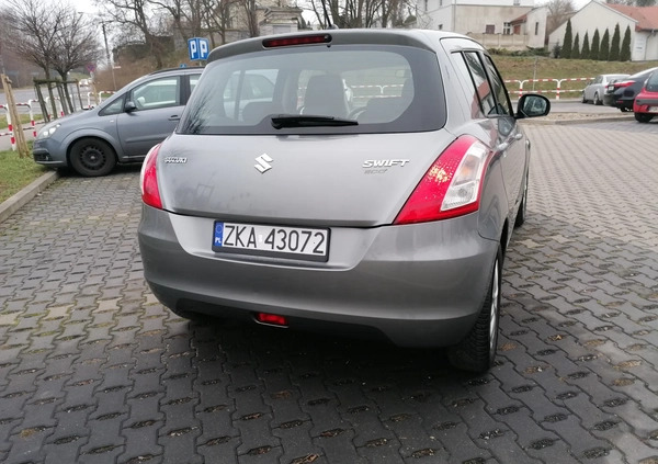 Suzuki Swift cena 19990 przebieg: 176000, rok produkcji 2012 z Gniezno małe 254